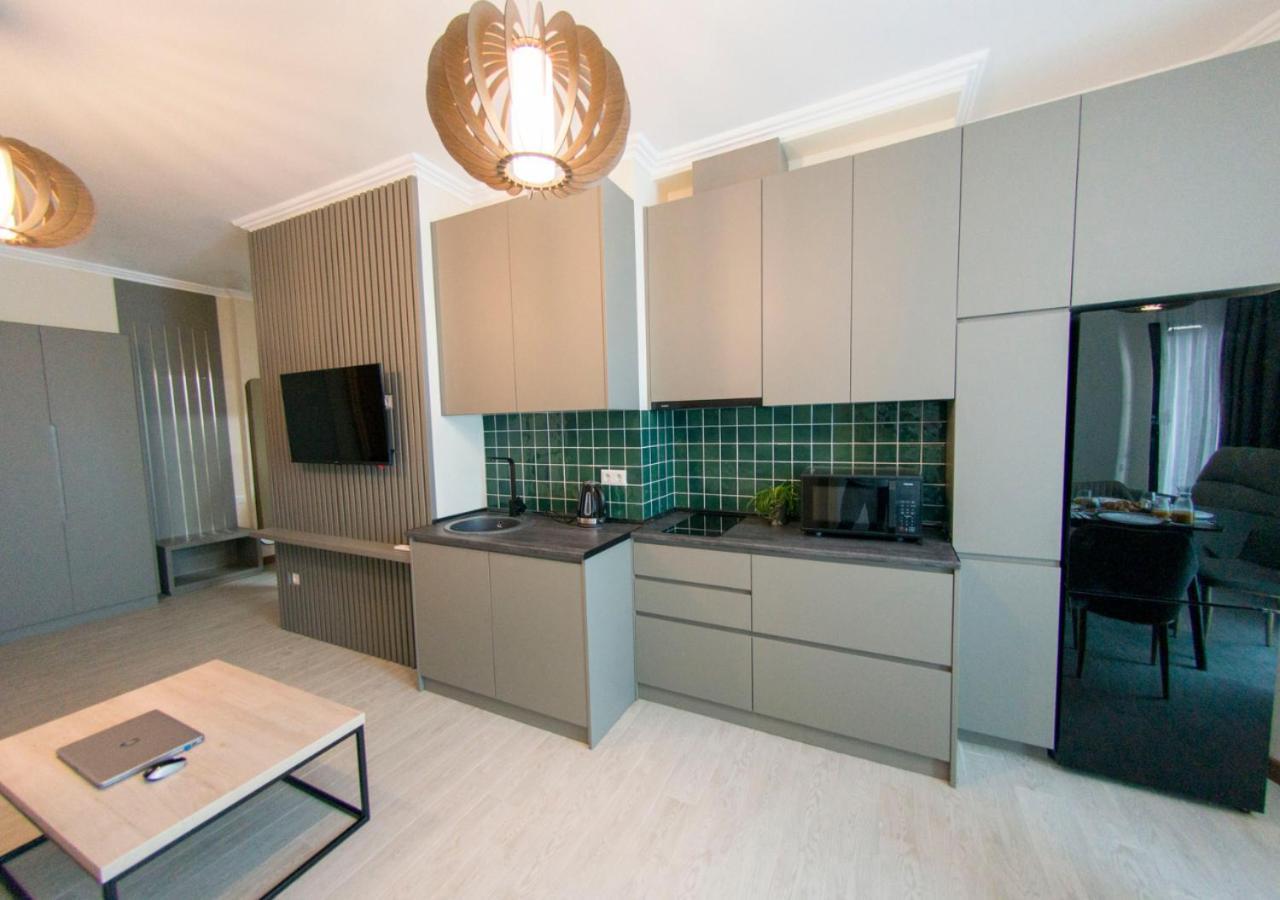 Season Suite Apart-Hotel Батумі Екстер'єр фото