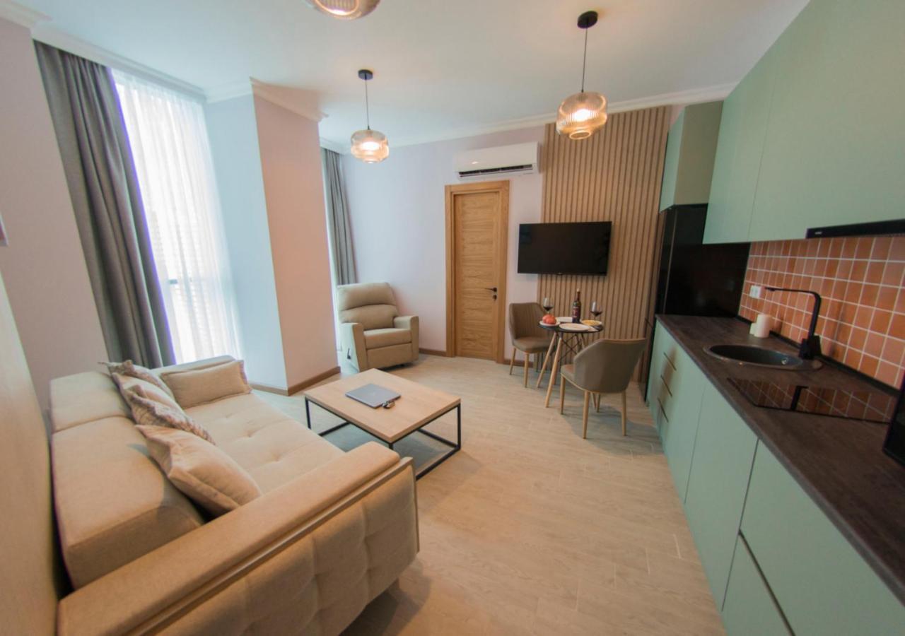 Season Suite Apart-Hotel Батумі Екстер'єр фото