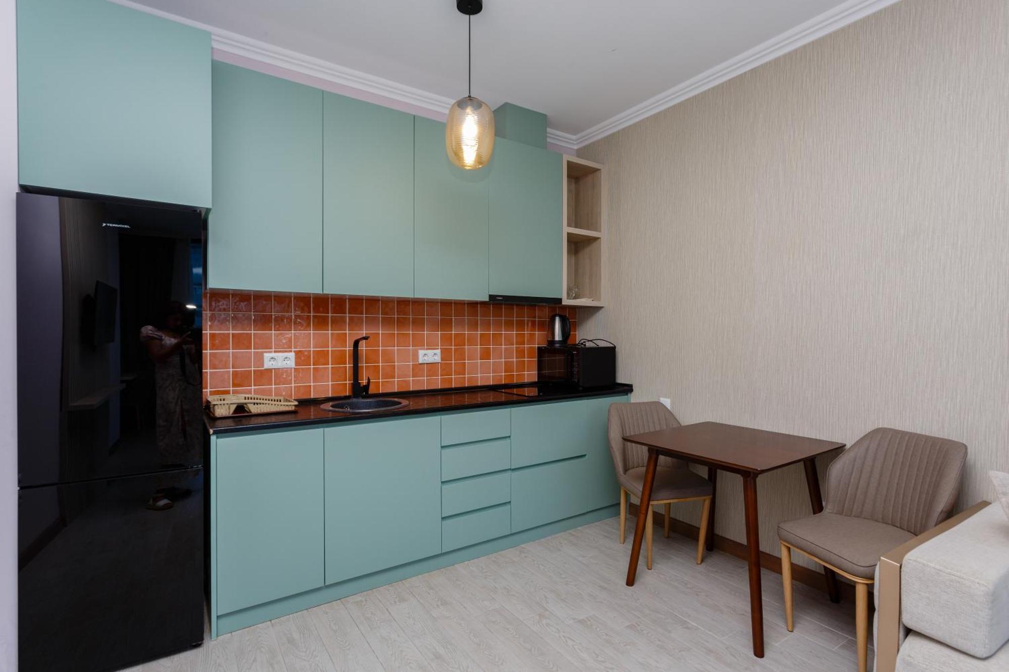 Season Suite Apart-Hotel Батумі Екстер'єр фото
