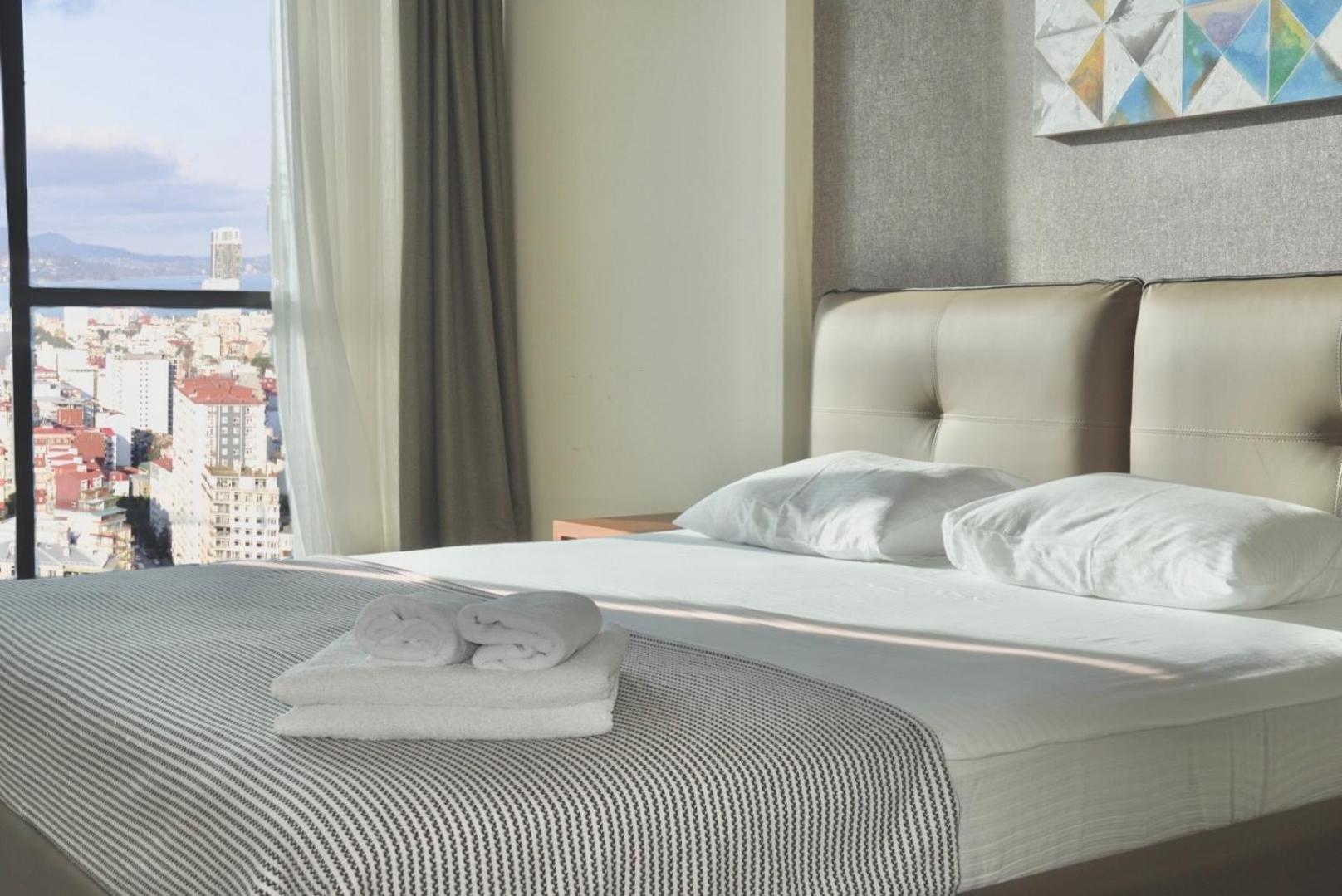 Season Suite Apart-Hotel Батумі Екстер'єр фото