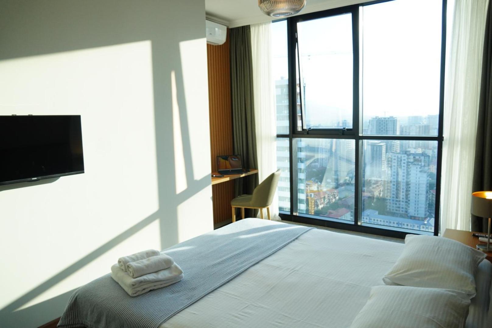 Season Suite Apart-Hotel Батумі Екстер'єр фото