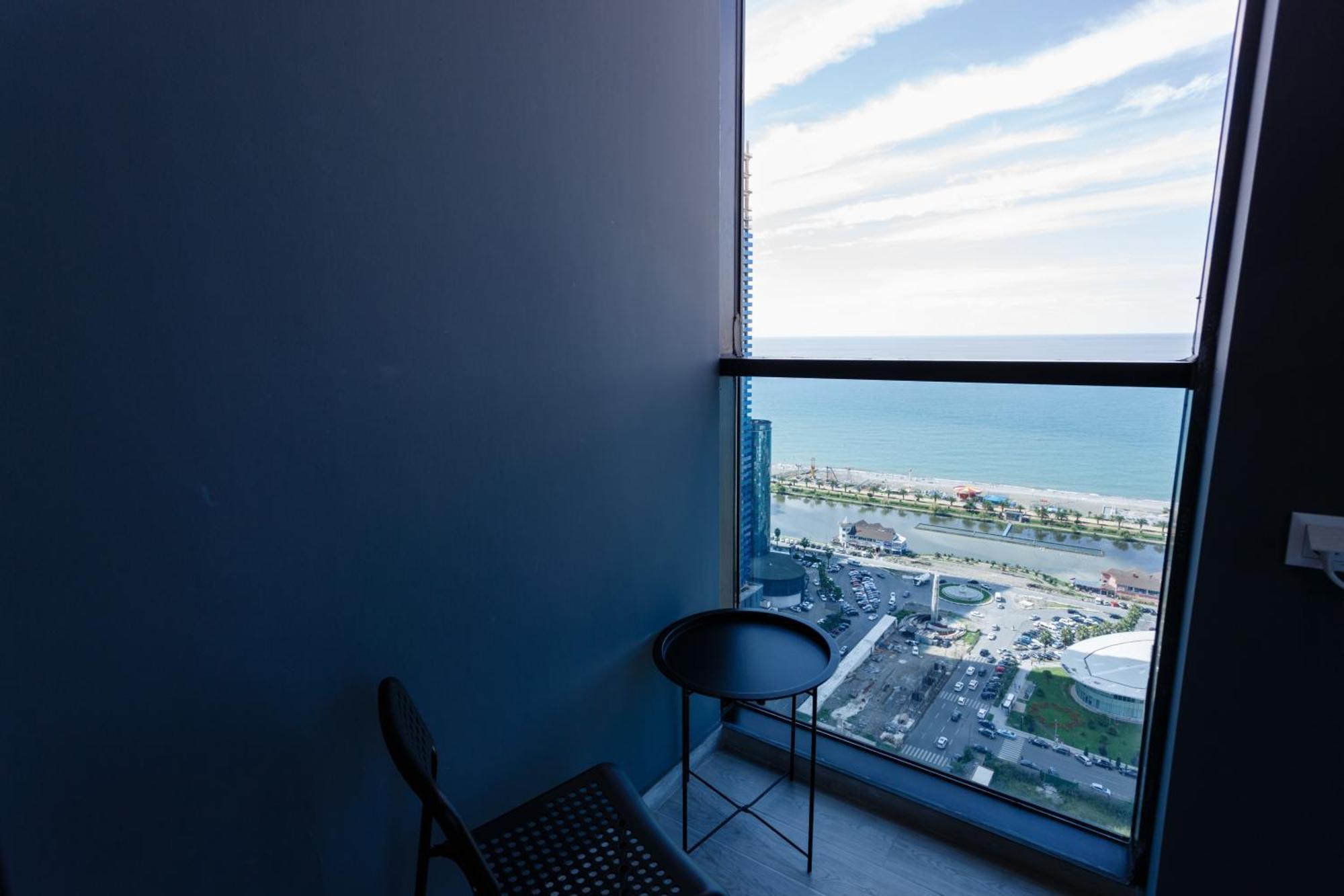 Season Suite Apart-Hotel Батумі Екстер'єр фото