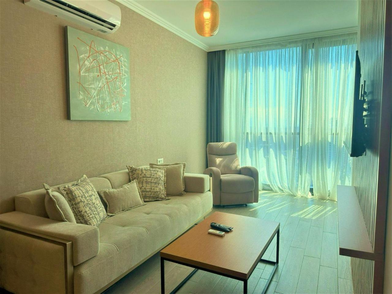 Season Suite Apart-Hotel Батумі Екстер'єр фото